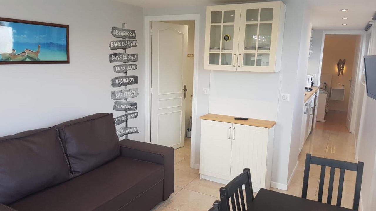 Maisonnette Bois Flottes Salles  Bagian luar foto