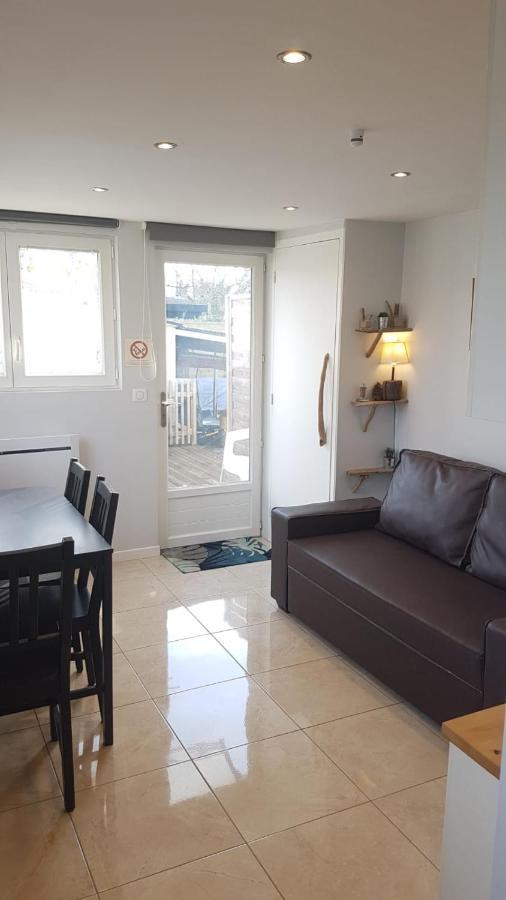 Maisonnette Bois Flottes Salles  Bagian luar foto