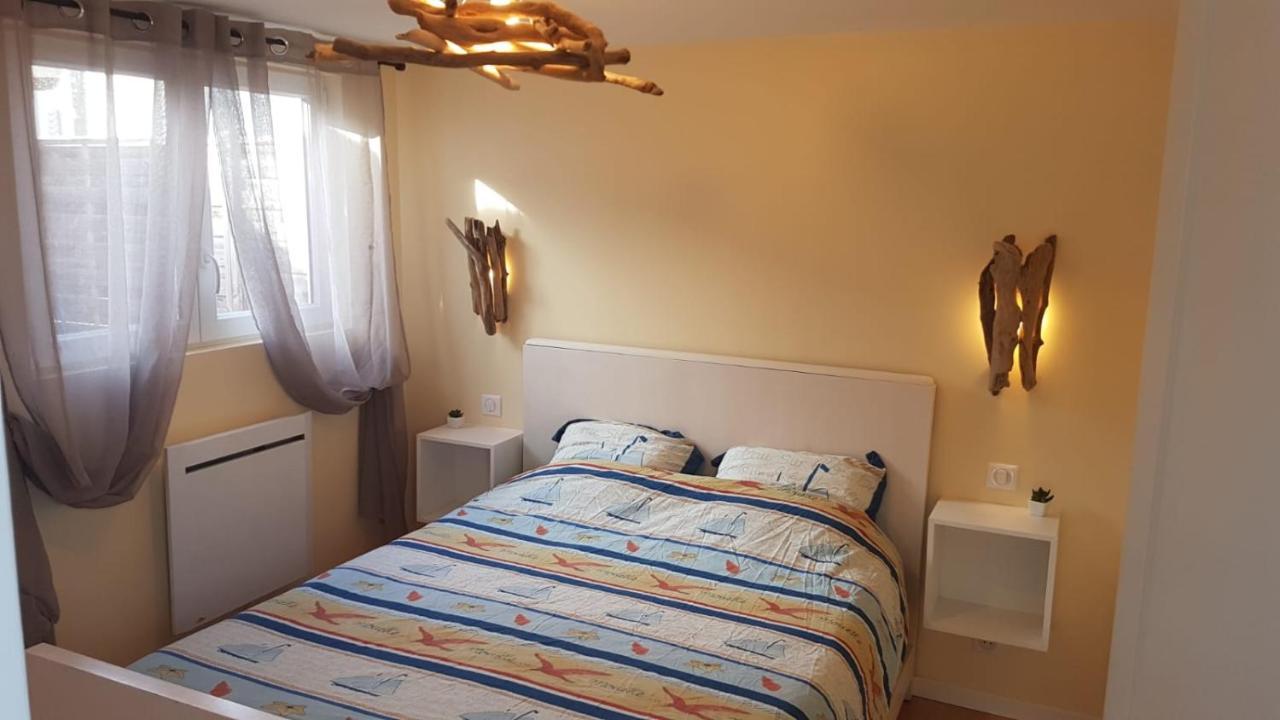 Maisonnette Bois Flottes Salles  Bagian luar foto