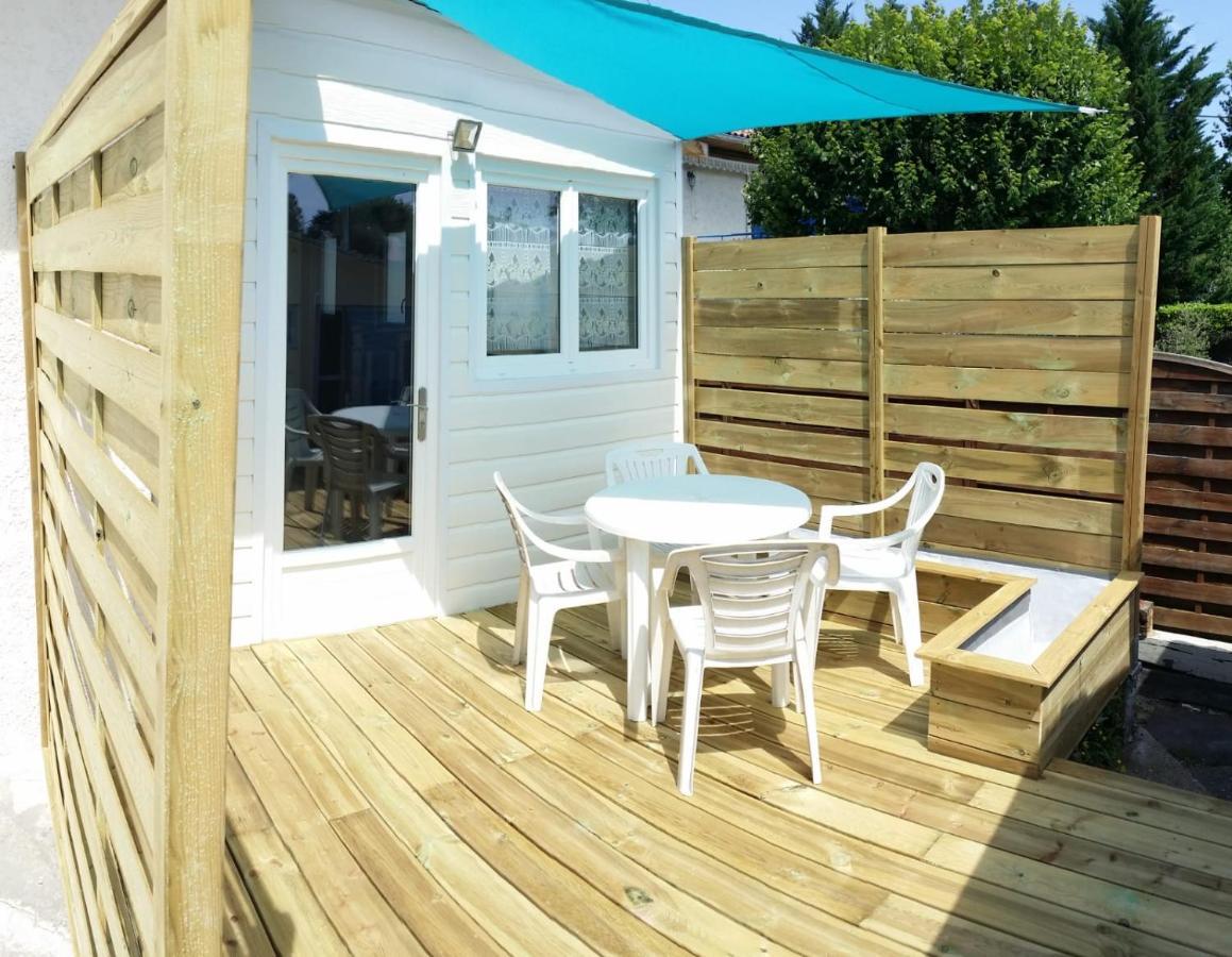 Maisonnette Bois Flottes Salles  Bagian luar foto