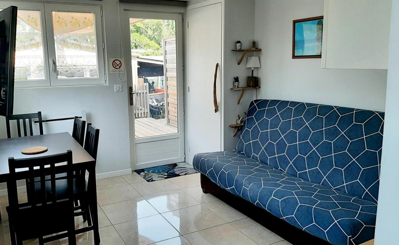 Maisonnette Bois Flottes Salles  Bagian luar foto