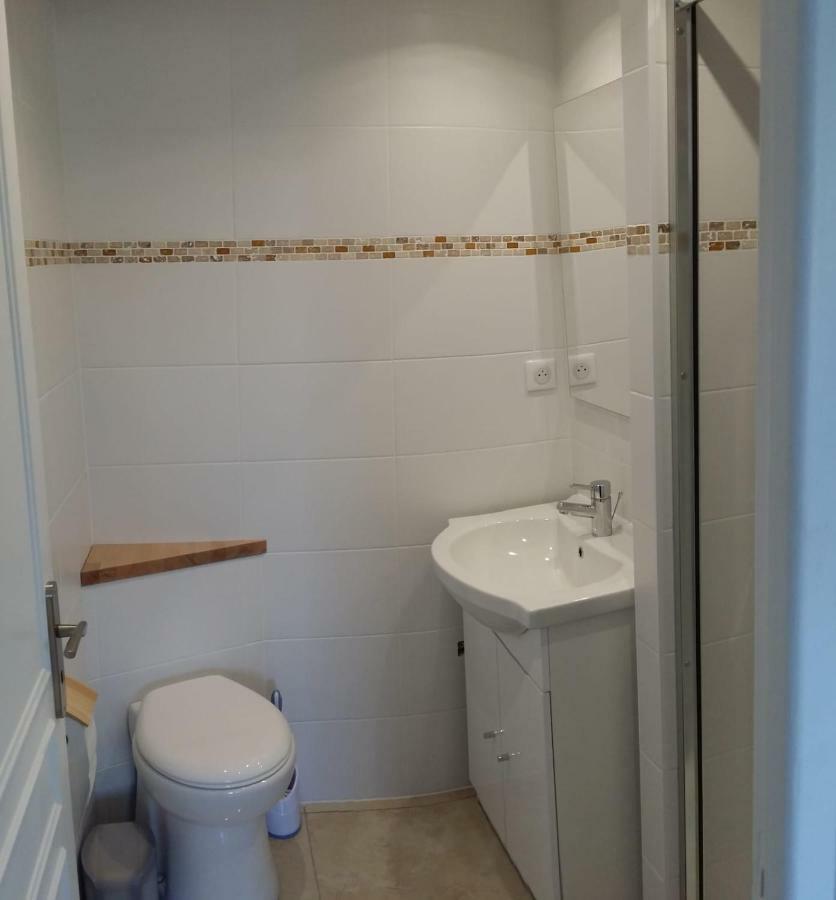 Maisonnette Bois Flottes Salles  Bagian luar foto